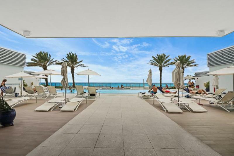 Global Luxury Suites at Monte Carlo Miami Beach Extérieur photo